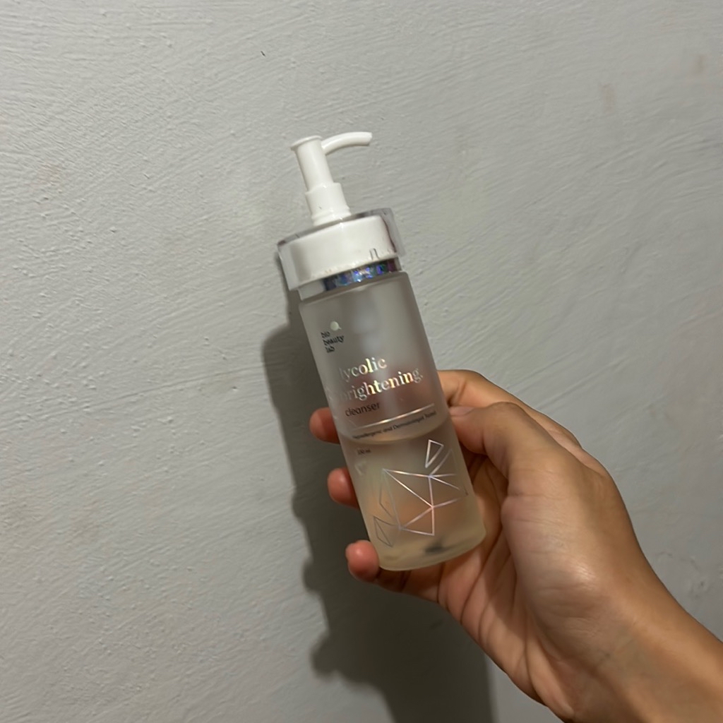 Glycolic Brightening Cleanser imgfdn-c44ae5f2-dc4b-48d6-8ce0-d1f2cc2ffe6c