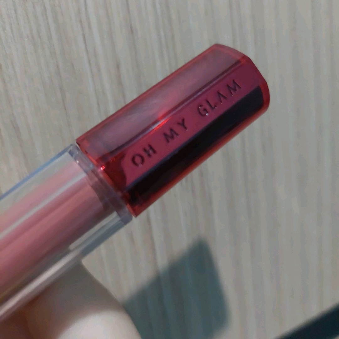 Oh My Glam Mattelast Lip Cream - 22 Crushed  imgfdn-65bdcf08-5ac6-4615-abf9-b149ed3d034a