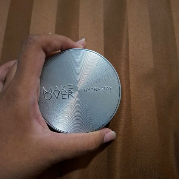 Hydrastay Lite Glow Cushion - W50 Creme Tan imgfdn-e6b5730f-094f-4875-90ea-f72c1bb6ed5f