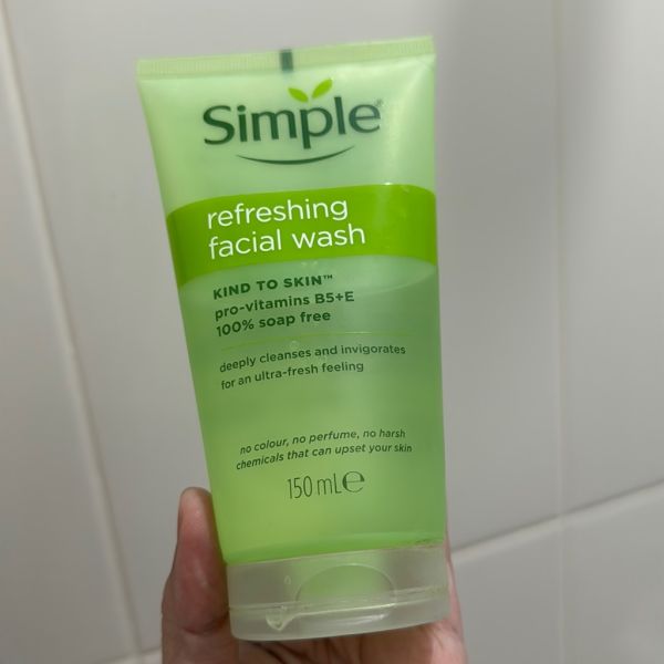 Refreshing Facial Wash Gel imgfdn-e009cd85-25af-4ead-bcce-b06032fa0e17