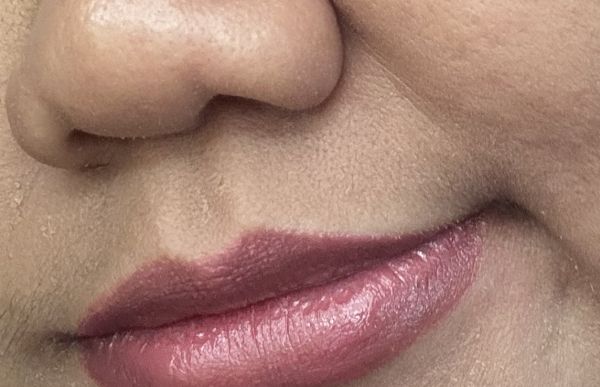 Stellar Dust Lip Stain - 001 Nova imgfdn-30e6e5e9-b8ad-4495-923d-bd6771bbabf2