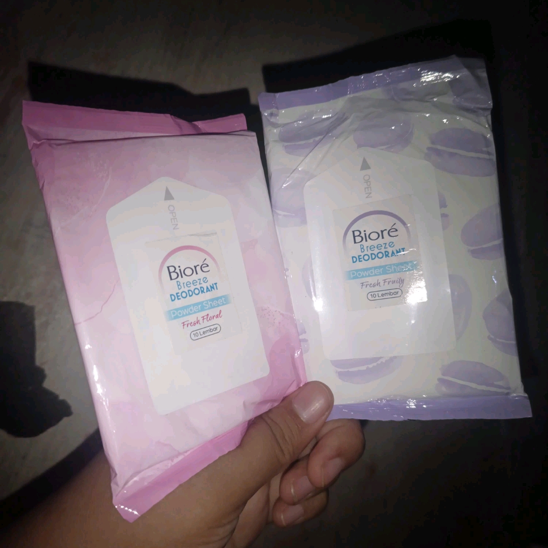 Breeze Deodorant Powder Sheet - Fresh Fruity imgfdn-e7fbe4b7-849d-4b97-aba1-3847b13bdf66