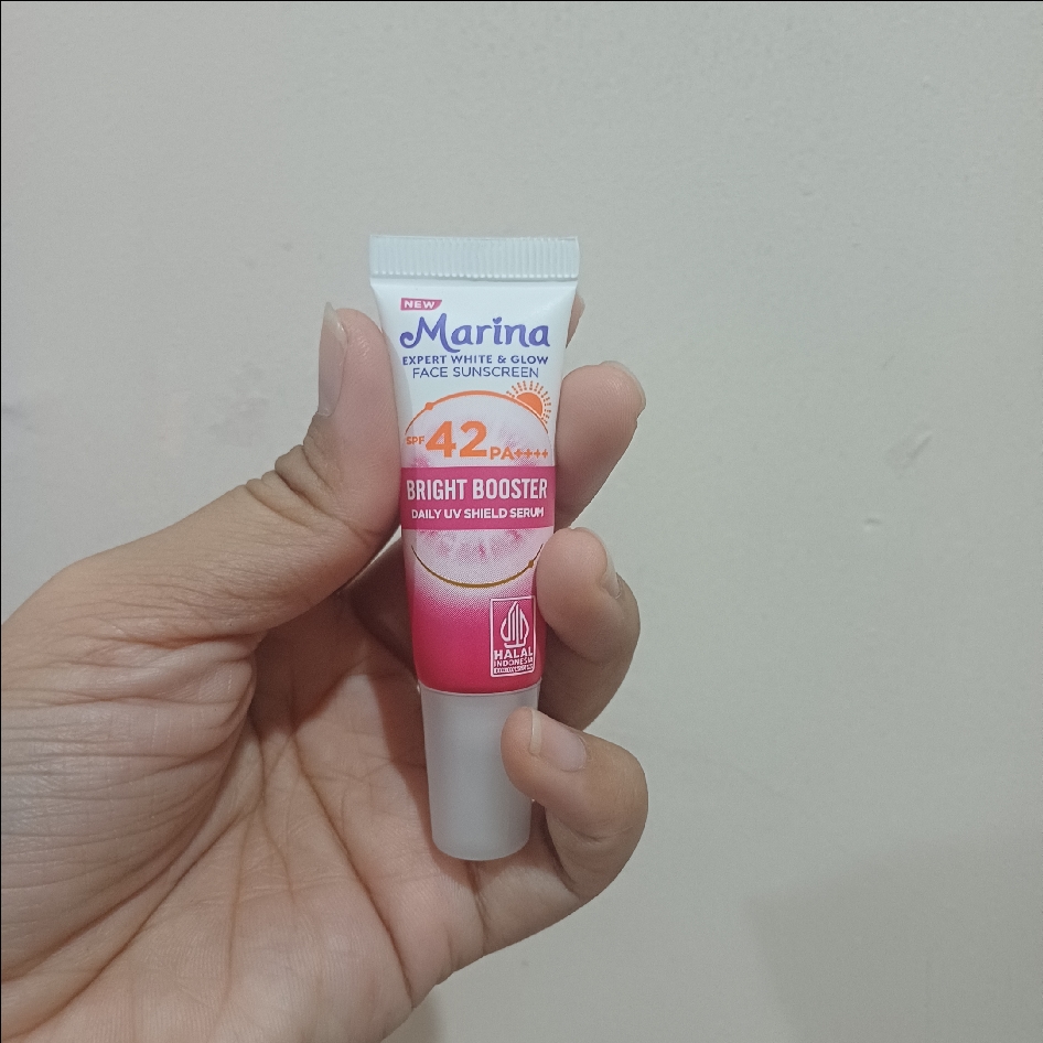 Expert White & Glow Daily UV Shield Face Sunscreen SPF 42 PA++++ - Bright Booster imgfdn-5d2f5dfb-4218-4a9a-a194-8f8d9b445a87