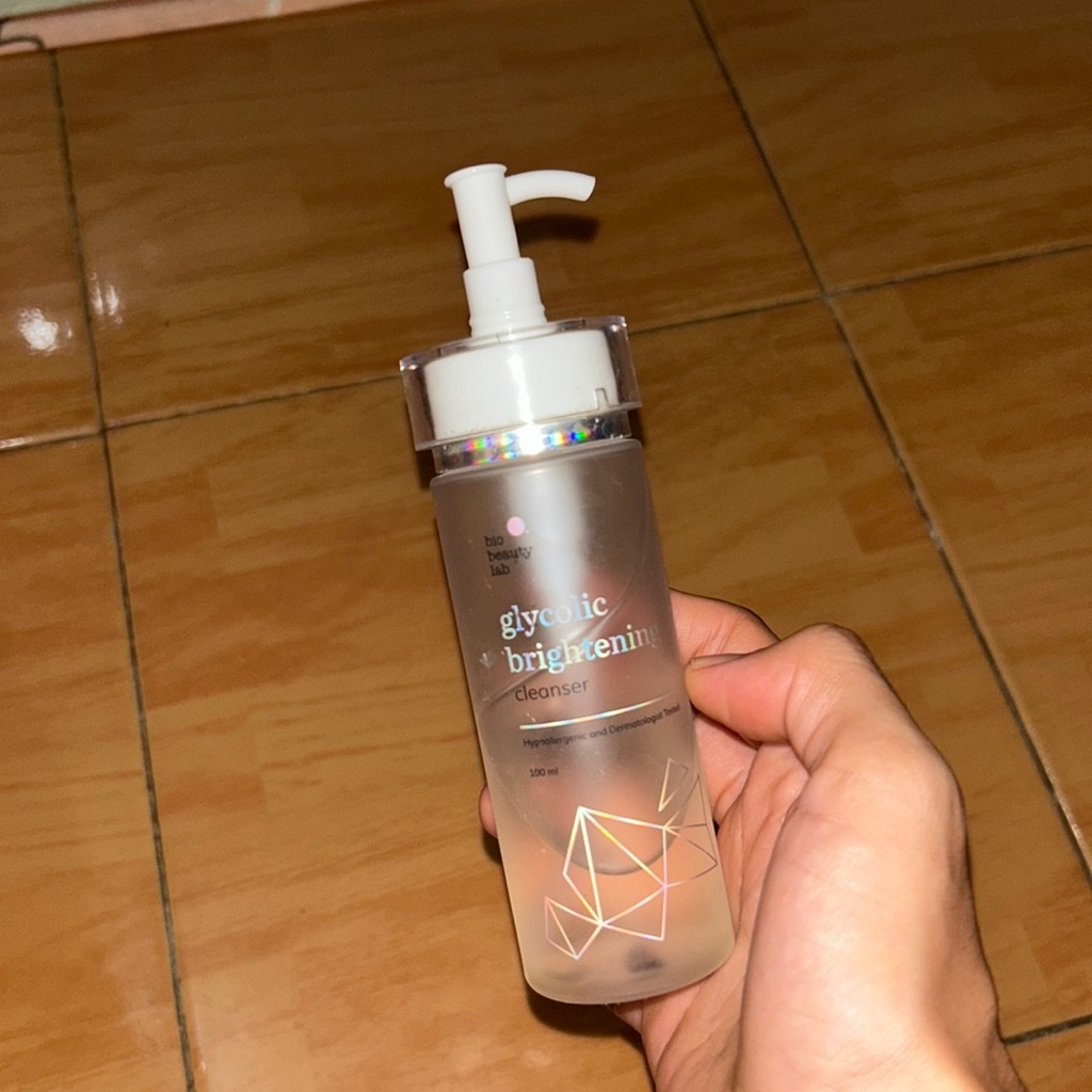 Glycolic Brightening Cleanser imgfdn-24fc3023-a8ec-42a6-9e32-4b5bf32444fb