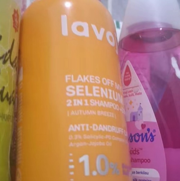 Flakes Off My Crown Selenium 2 in 1 Shampoo+Conditioner - 1% Selenium Sulfide imgfdn-19e53fdb-bfbb-4cb3-a915-8e60c69e5ab9
