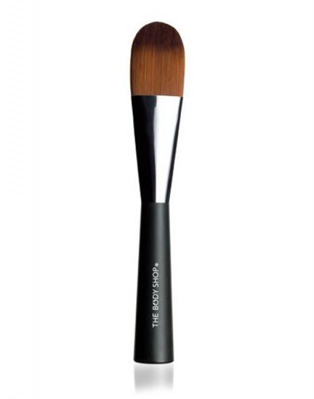 The Body Shop Foundation Brush Beauty Review